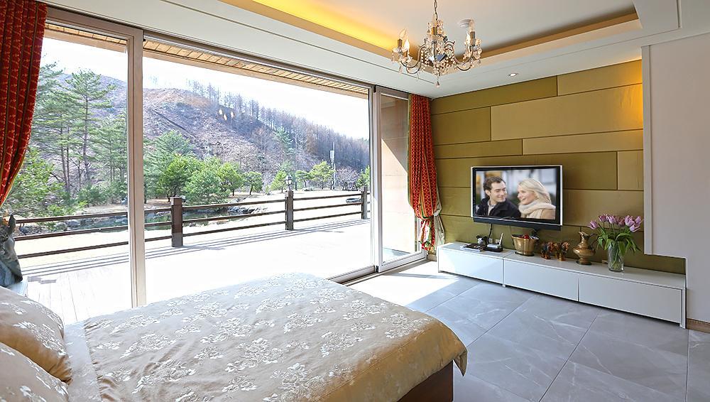 Hugel Heim Pension Пхёнчхан Экстерьер фото