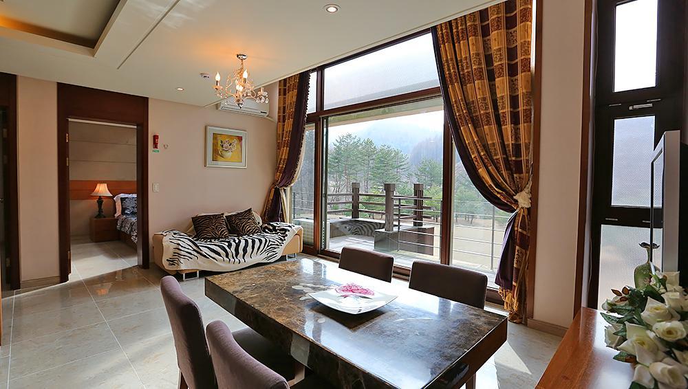 Hugel Heim Pension Пхёнчхан Экстерьер фото
